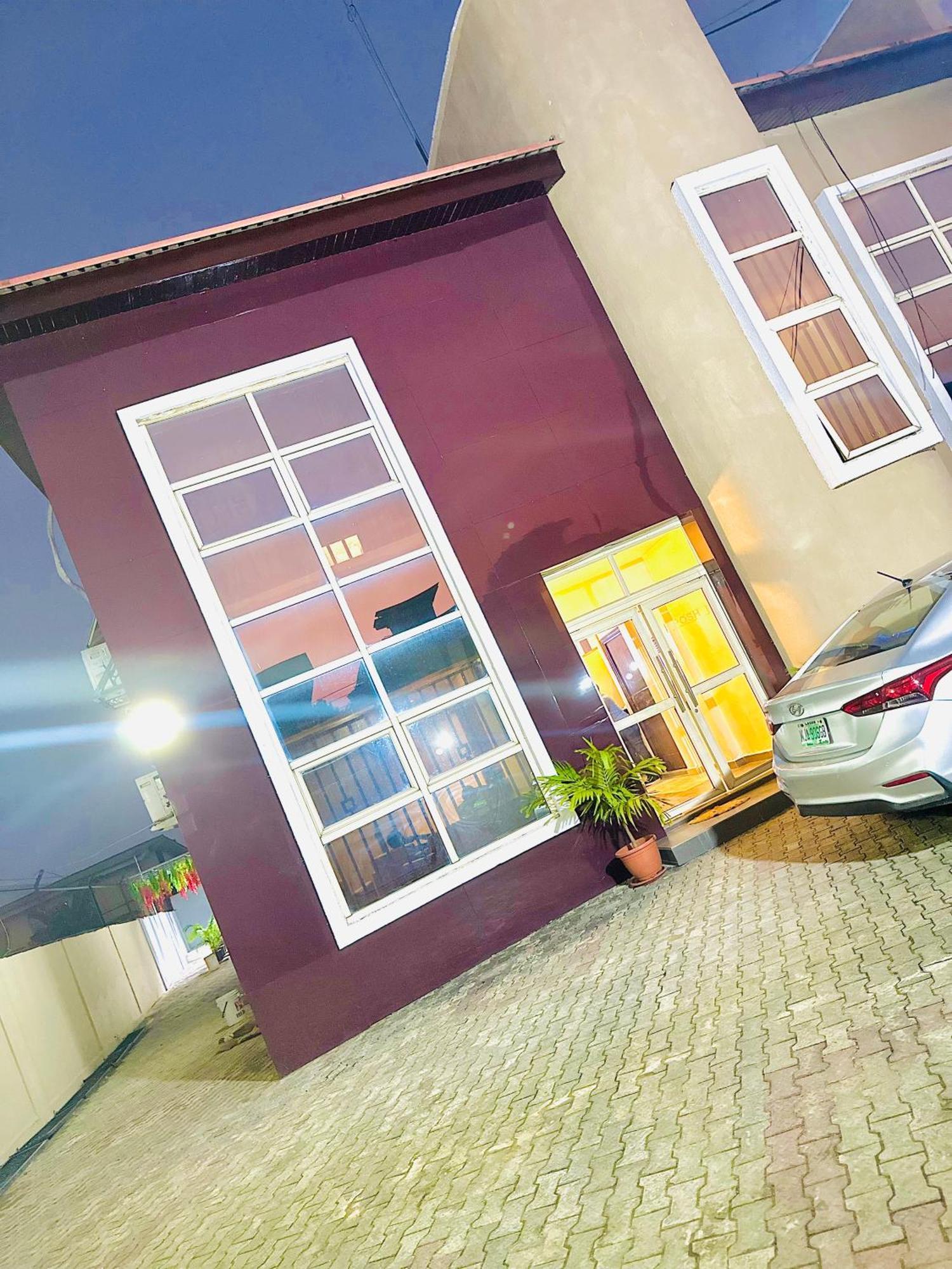 Posh Hotel And Suites Ikeja Exterior photo